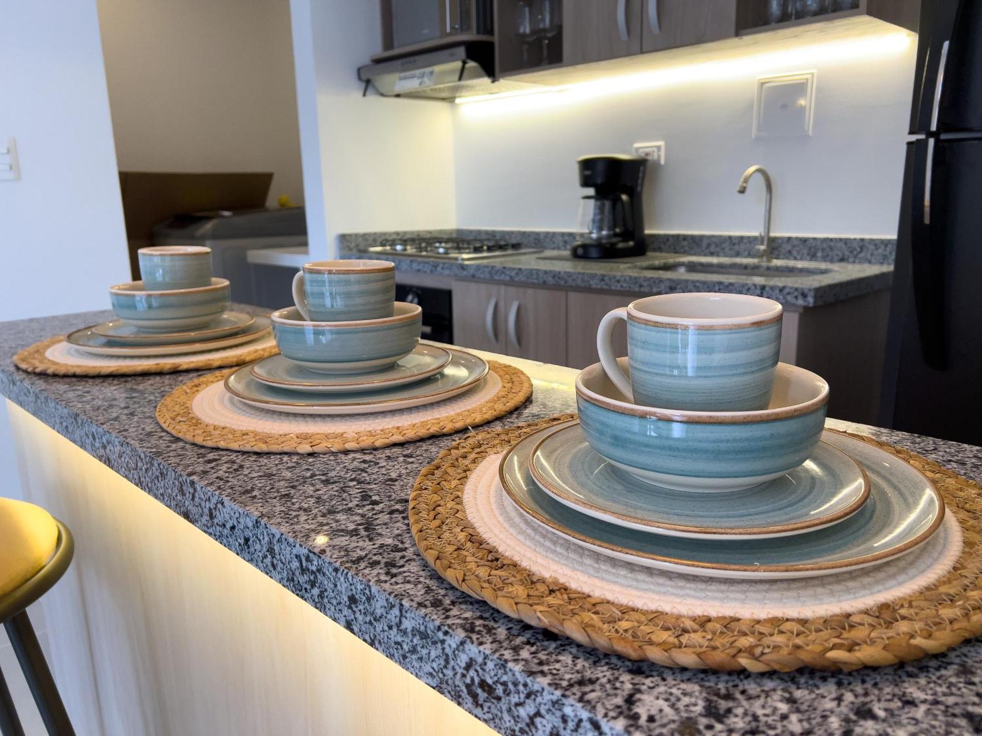 Lujoso Cerca Al Aeropuerto Y Ciudad Amurallada Apartamento